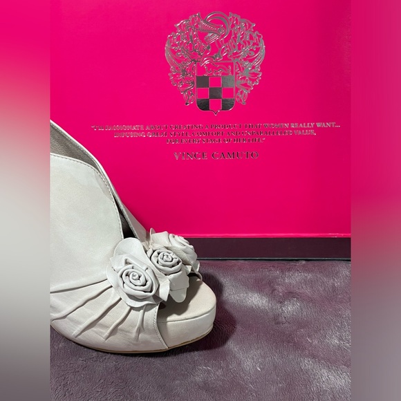 NWT&B Vince Camuto Mistys Rose Peep-toe 5in Heel SZ 9 1/2M - Picture 7 of 10